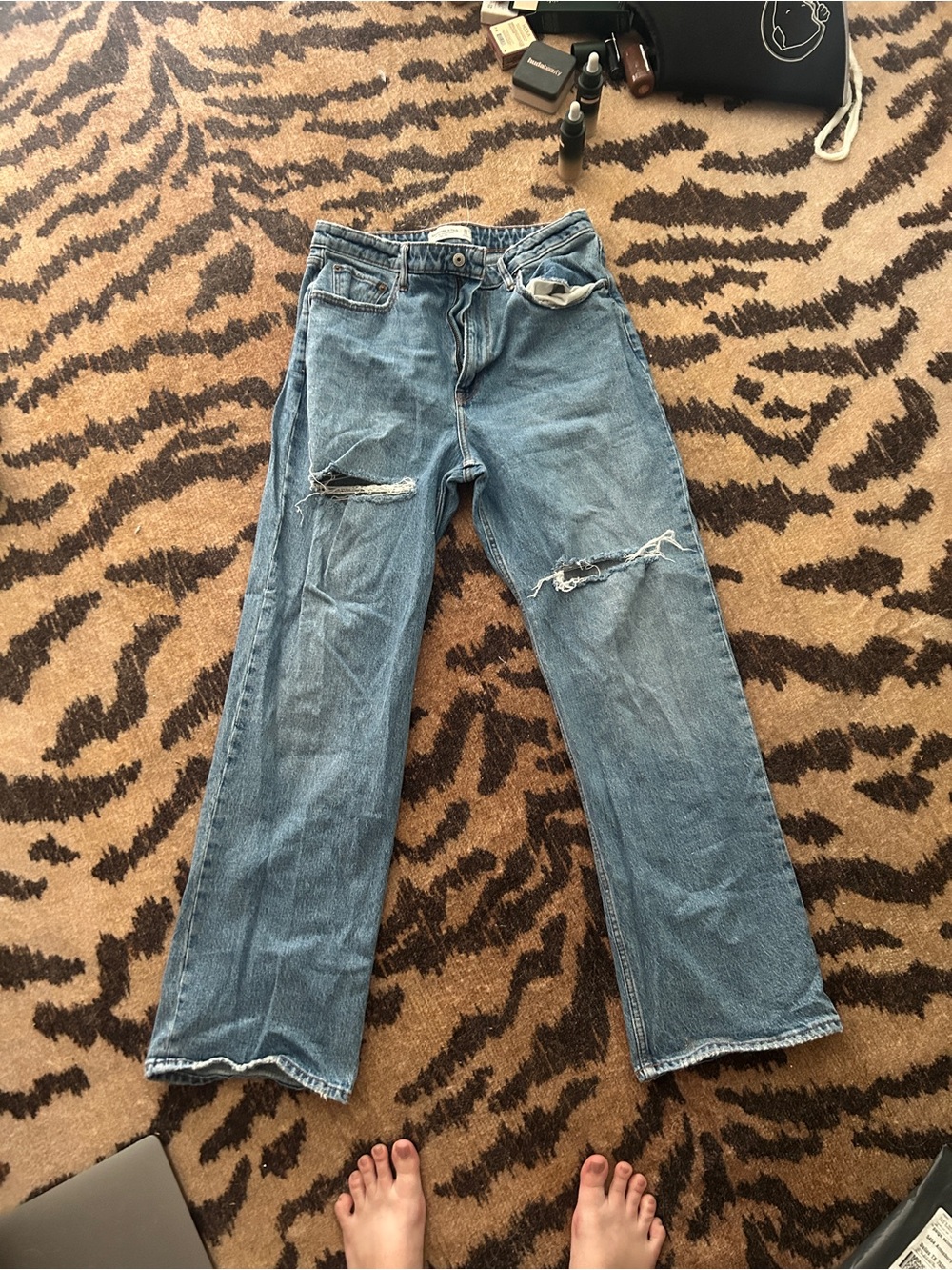 Abercrombie Curve Love 90s Relaxed Jean High Rise
